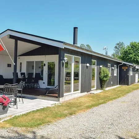 Three-bedroom Holiday In Vakantiehuis Fårvang