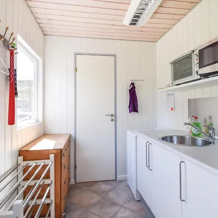 Three-bedroom Holiday In * Fårvang