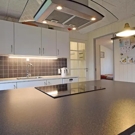 Three-bedroom Holiday In Vakantiehuis Fårvang