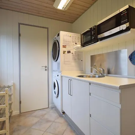 Three-bedroom Holiday In Vakantiehuis Fårvang